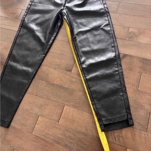 Women’s Venti6 Black Pants - Picture 8 of 8